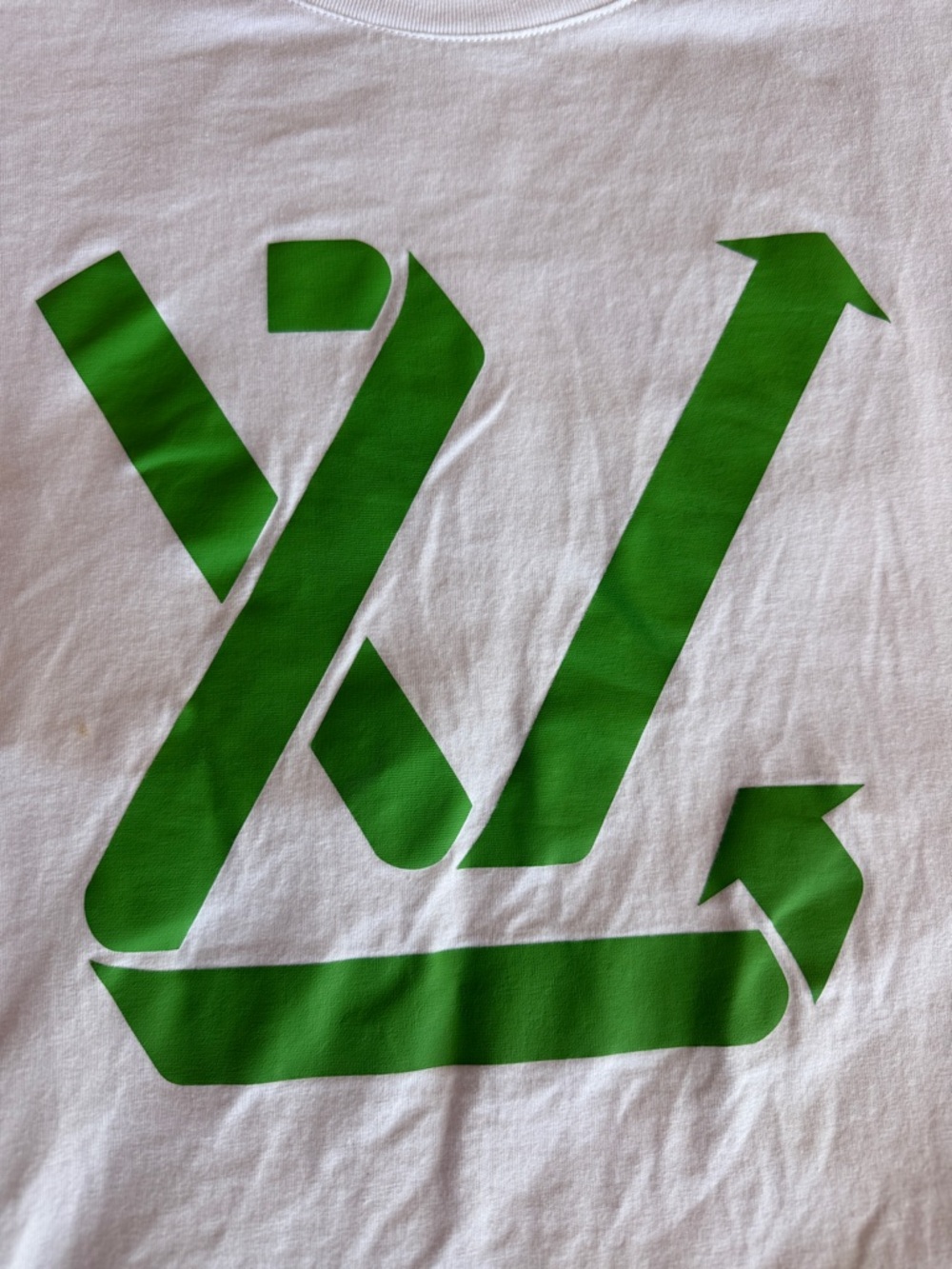 Louis Vuitton White Short Sleeve Tee with Green LV Logo - Picture 2 of 3